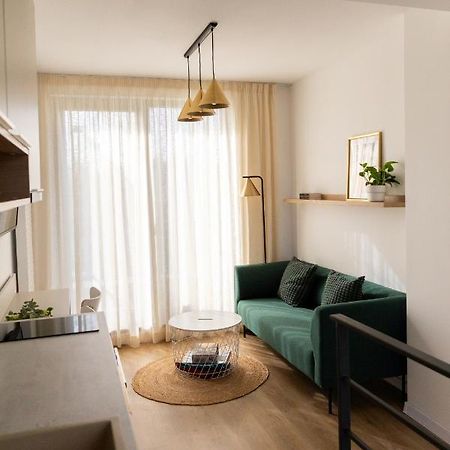 Studio 8 I One Bedroom Apartment I Airport I Therme 오토페니 외부 사진