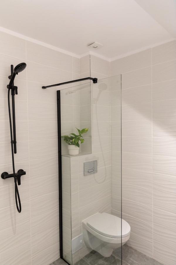Studio 8 I One Bedroom Apartment I Airport I Therme 오토페니 외부 사진