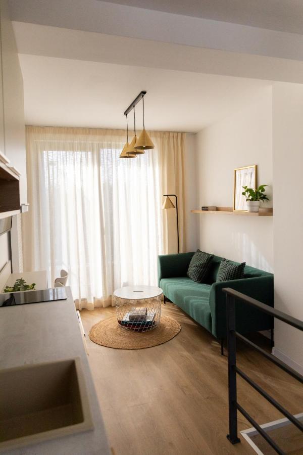 Studio 8 I One Bedroom Apartment I Airport I Therme 오토페니 외부 사진