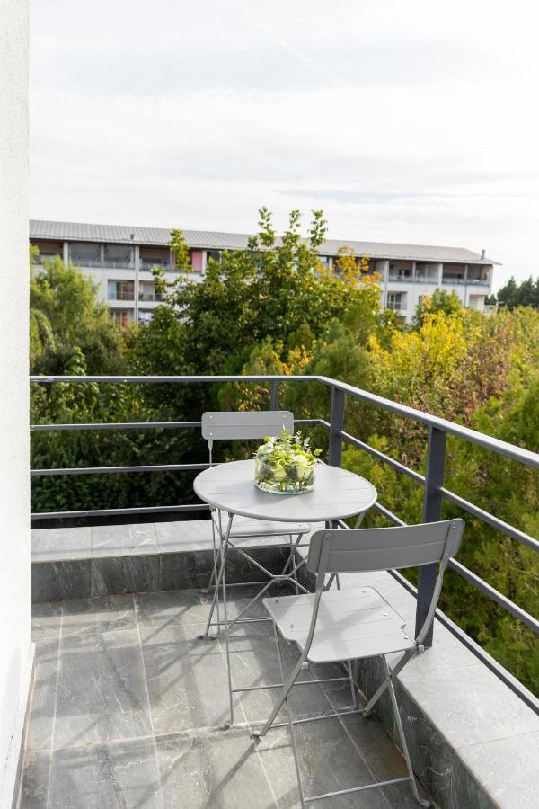 Studio 8 I One Bedroom Apartment I Airport I Therme 오토페니 외부 사진