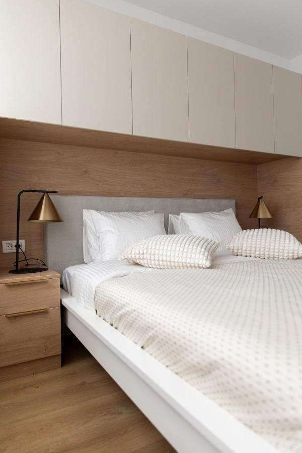 Studio 8 I One Bedroom Apartment I Airport I Therme 오토페니 외부 사진